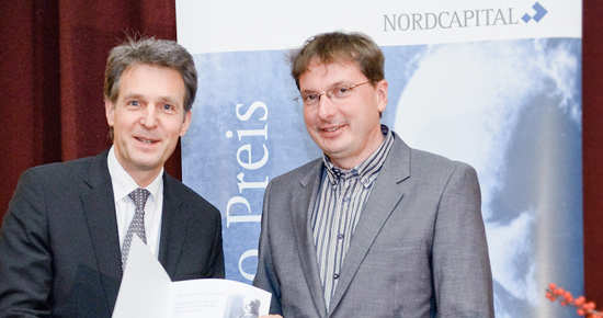 Reiner Seelheim gratuliert Volker Altwasser